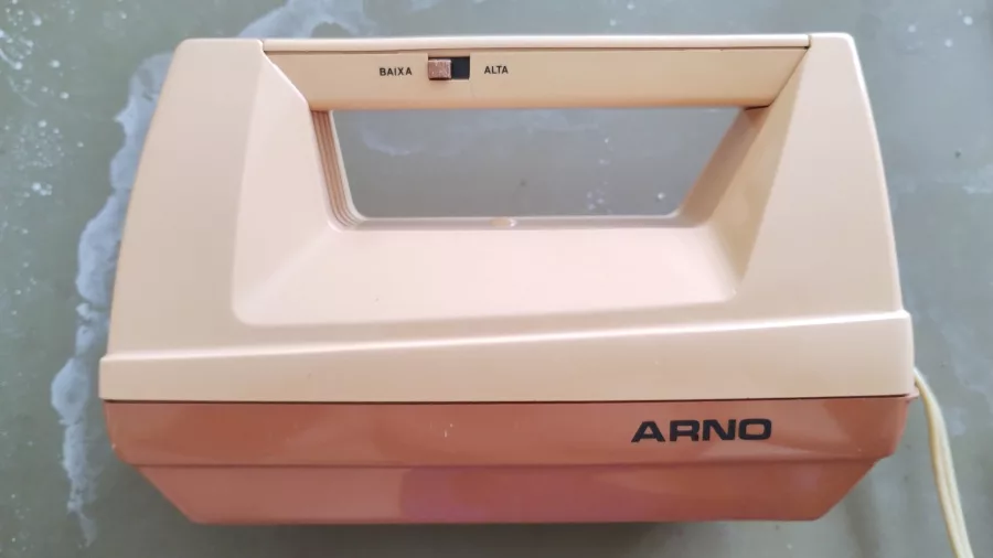 Restoring a classic hand mixer